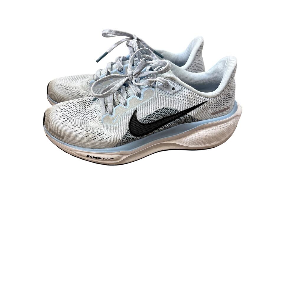 Woman's Nike Air Zoom in Light Blue Sz 8